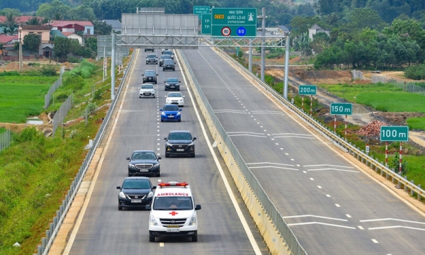 Thủ tướng yêu cầu xây dựng quy chuẩn về đường bộ cao tốc