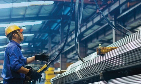 Dự báo giá điện tăng thêm 4,5% có thể khiến ngành thép mất 23% lợi nhuận