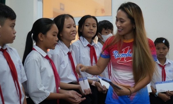 Tân Hiệp Phát tiếp tục nâng bước tới trường cho 150 học sinh vượt khó tại Quảng Nam