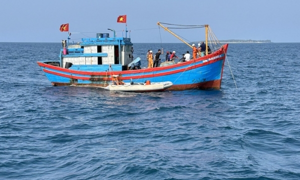 Quảng Ngãi: Chìm sà lan khiến 4 thuyền viên tử vong