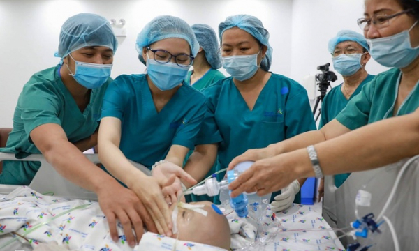 Cặp song sinh Trúc Nhi - Diệu Nhi đã tỉnh sau phẫu thuật tách rời