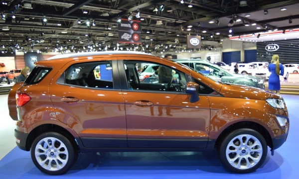 Giá xe ôtô hôm nay 25/3: Ford Việt Nam ra mắt 5 dòng xe mới cạnh tranh xe nhập khẩu.