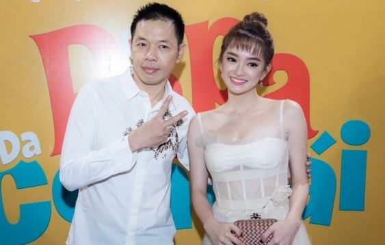 Sao Việt hào hứng xem phim 'Hồn papa, da con gái' của Thái Hòa và Kaity Nguyễn