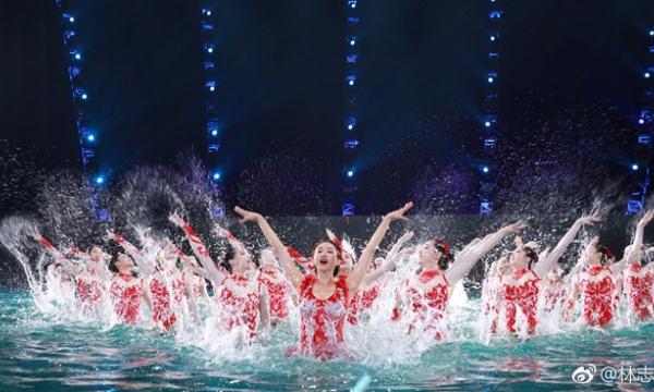 Lâm Chí Linh bị tố lừa dối khán giả trong màn múa dưới nước đêm Giao thừa