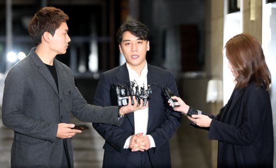 Seungri (Big Bang) ngầm thừa nhận tội danh môi giới mại dâm SBS phanh phui