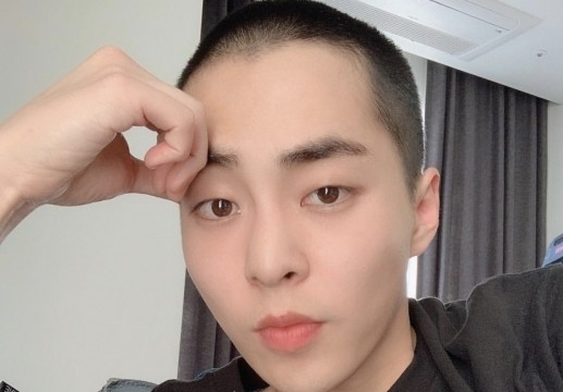 Xiumin (EXO) chia sẻ thay đổi kiểu tóc ngay trước khi lên đường nhập ngũ