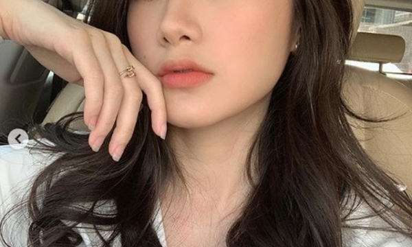 Hotgirl Lào gốc Việt được nhắc tên nhiều nhất sau trận Việt Nam - Lào