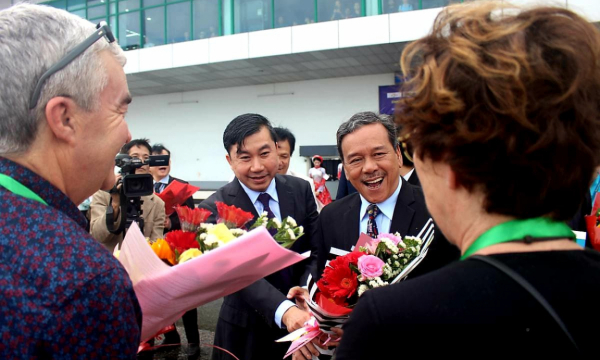 Đón những du khách đầu tiên đến Huế bằng đường hàng không năm 2020