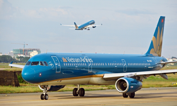 Nữ tiếp viên trưởng Vietnam Airlines bị kiểm tra vì nghi buôn lậu