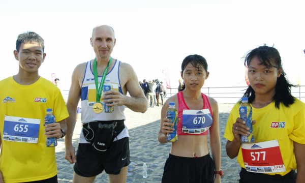 Nhà vô địch SEA Games 30 lên ngôi 'nữ hoàng leo núi Bà Rá' 2020