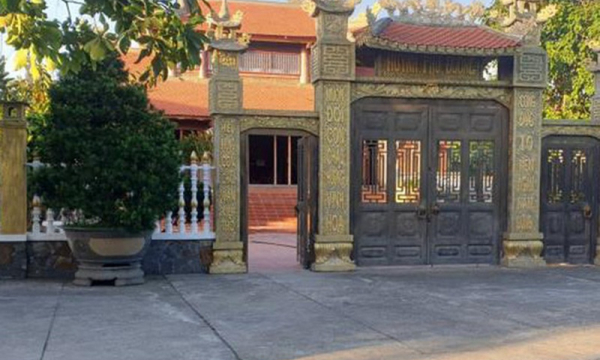 Xôn xao tin đồn Út 'trọc' tài trợ 5 tỷ xây phủ đường cho cựu Bí thư Hậu Giang