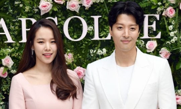 Lee Dong Gun và Jo Yoon Hee chính thức ly dị sau 3 năm kết hôn