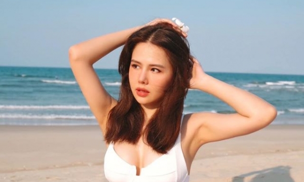 Ngắm nhan sắc nóng bỏng của hot girl Phanh Lee