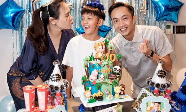 Đàm Thu Trang lộ bụng bầu lớn trong tiệc mừng sinh nhật Subeo
