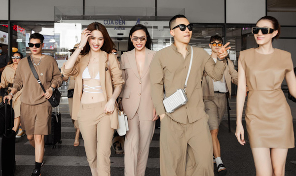 Vũ Khắc Tiệp nói gì trước thông tin không đeo khẩu trang, vui đùa ở sân bay