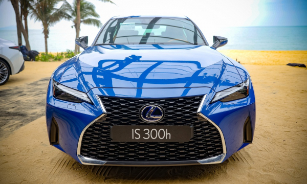 Lexus IS 2021 ra mắt Việt Nam giá từ 2,1 tỷ đồng