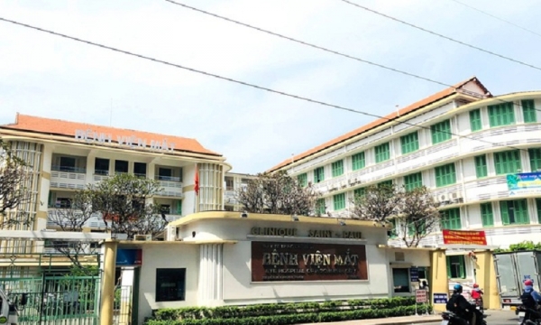 Bệnh viện Mắt TP HCM đấu thầu thủy tinh thể: Loại bỏ giá thấp, mua giá cao