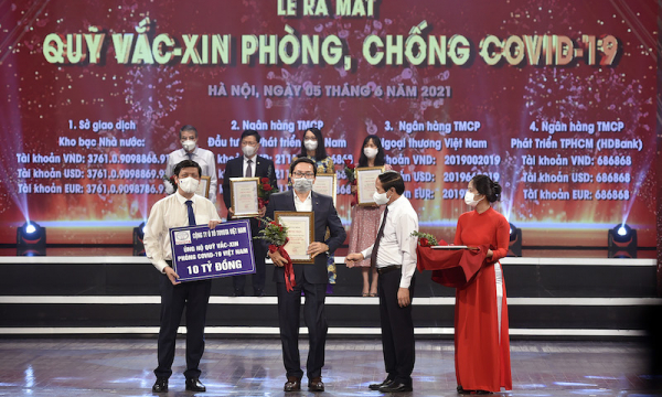 Toyota Việt Nam ủng hộ 10 tỷ đồng cho Quỹ Vắc-xin phòng Covid-19