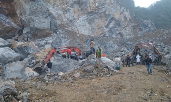 Tin mới vụ sập mỏ đá ở Hà Nam 4 người thương vong