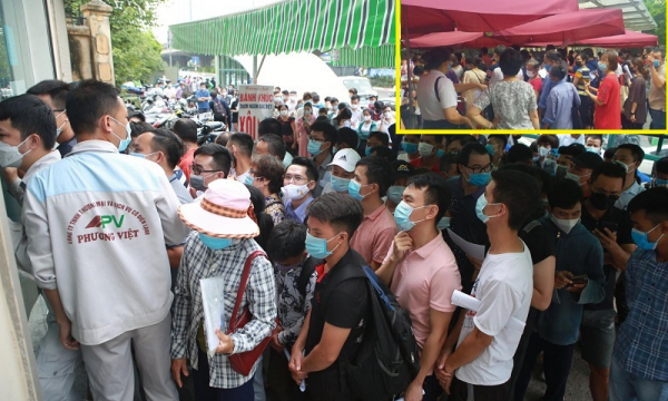 Bí thư Hà Nội yêu cầu dừng ngay việc chen chúc chờ tiêm vắc xin COVID-19