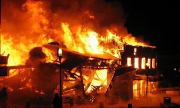 Bất ngờ vụ cháy 4 người chết ở Hải Phòng: Bố mua 15 lít xăng đốt phòng con gái