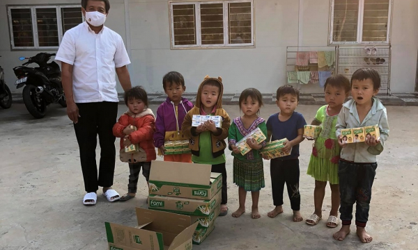Ông Đoàn Ngọc Hải tuyên bố sẽ đeo biển 'Tôi là kẻ ăn cắp' nếu trục lợi tiền từ thiện