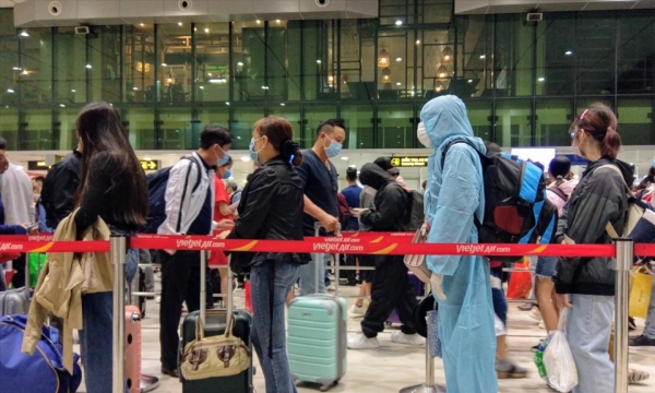 Người dân bay từ TP HCM về Hà Nội phải cách ly tập trung 7 ngày