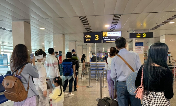 Hà Nội bỏ yêu cầu cách ly tập trung 7 ngày với người bay đến từ TP HCM