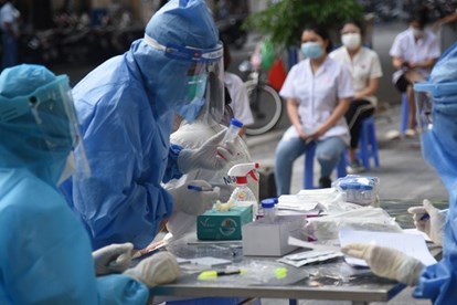Ngày 21/10, Hà Nội phát hiện thêm 12 ca mắc Covid-19, trong đó, có 3 nhân viên y tế