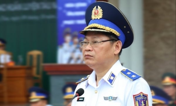 Thủ tướng cách chức Tư lệnh Cảnh sát biển của Trung tướng Nguyễn Văn Sơn