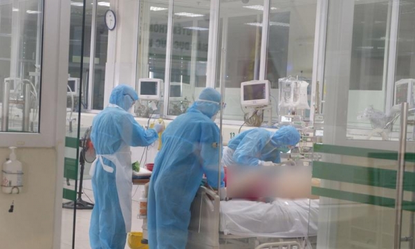 1 học sinh Bắc Giang tử vong trong vụ 4 em sốc phản vệ sau tiêm vaccine Covid-19