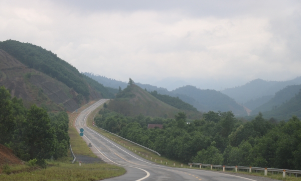 Ảnh: Cao tốc nối Thừa Thiên Huế với Đà Nẵng trước thời điểm thông xe