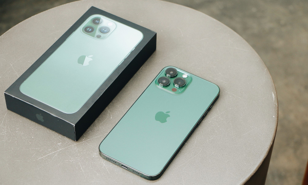 iPhone 13 series màu xanh lục lên kệ Việt Nam, giá từ 17,99 triệu đồng