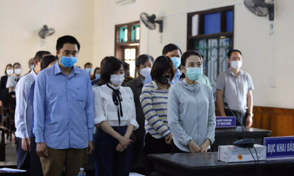 Thổi giá thiết bị y tế, 4 Giám đốc Bệnh viện huyện ở Hà Tĩnh lĩnh án