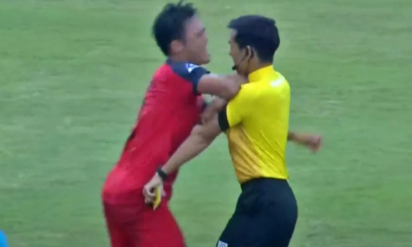 Án phạt cực nặng cho cựu cầu thủ V.League đấm trọng tài
