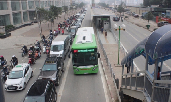 Tranh cãi đề xuất cho xe khách, xe buýt thường chạy vào làn BRT