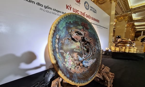 Chiêm ngưỡng 2 tác phẩm gốm Việt Nam vừa lập kỷ lục Guinnes thế giới