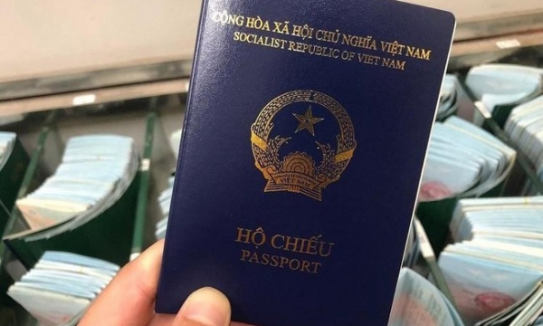Doanh nghiệp lữ hành điêu đứng khi 3 nước dừng công nhận hộ chiếu mới của Việt Nam