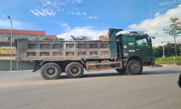Hà Nội: Xe tải cơi nới thành thùng tinh vi tung hoành ở Gia Lâm