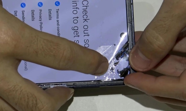 Samsung Galaxy Z Fold và Z Flip bị 'ghẻ lạnh' vì độ bền kém