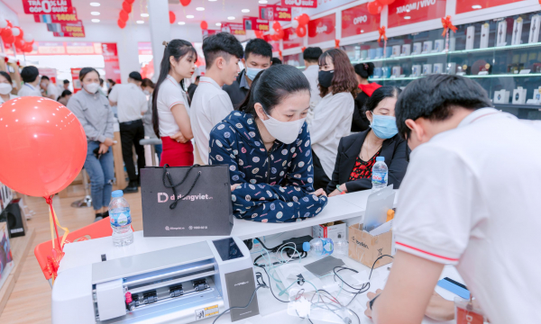 iPhone chính hãng VN/A thế hệ trước giảm giá mạnh