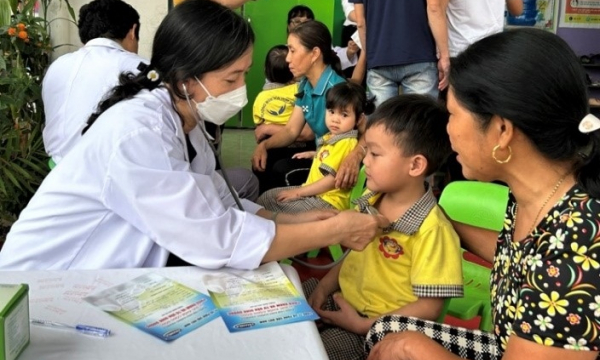 Vinamilk đẩy mạnh chương trình chăm sóc dinh dưỡng trẻ em và người cao tuổi năm 2023