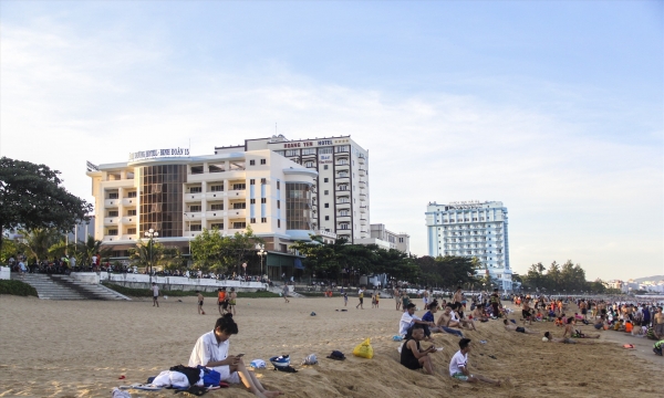 Bình Định đề nghị Bộ TN&MT gỡ khó để di dời 3 khách sạn ven biển