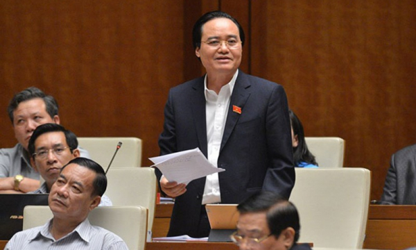 Bộ trưởng Phùng Xuân Nhạ nói 'sách giáo khoa lớp 1 đắt hơn vì chất lượng tốt'