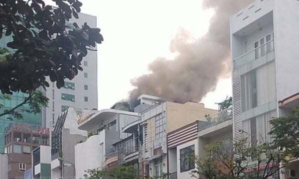 Cháy tại nhà cao tầng giữa trung tâm Đà Nẵng