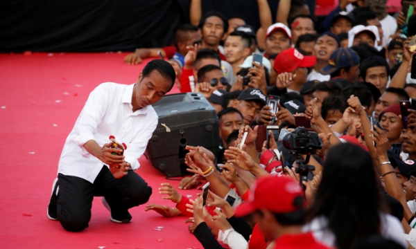 Tổng thống Indonesia kêu gọi uống thảo dược để phòng Covid-19