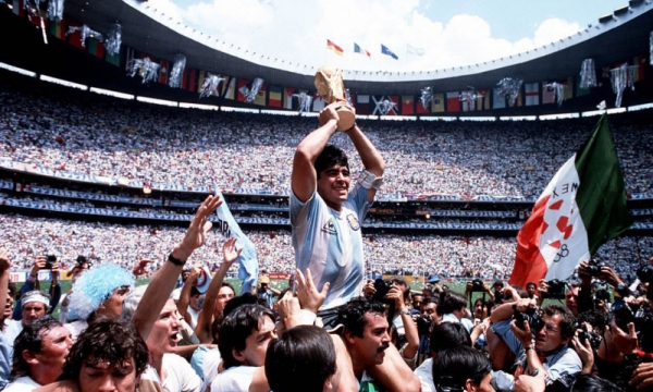 Maradona - người ngoại lệ của túc cầu