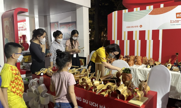 Lễ hội quà tặng du lịch Hà Nội thu hút 65.000 lượt du khách tham quan