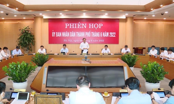 Tập thể UBND TP Hà Nội xem xét một số nội dung thuộc thẩm quyền