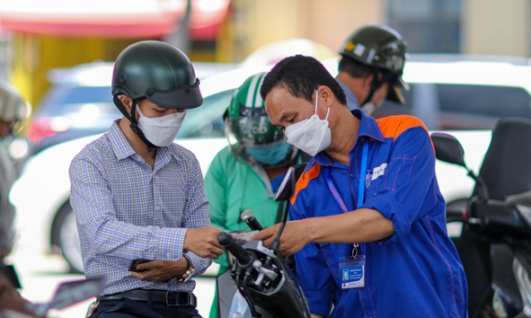 Giá xăng dầu giảm mạnh